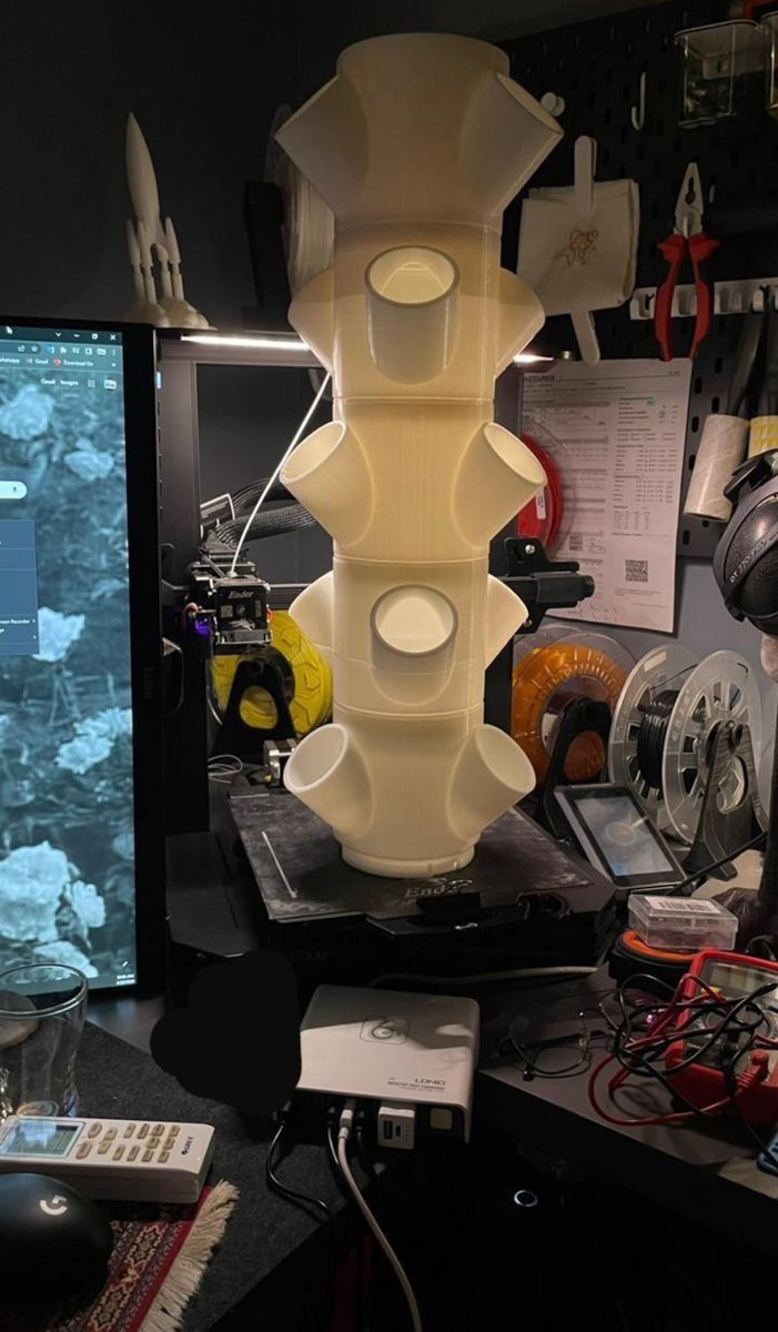 3D printing workspace and printed parts