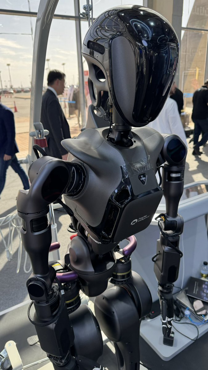Unlabeled robot prototype at LEAP 2024